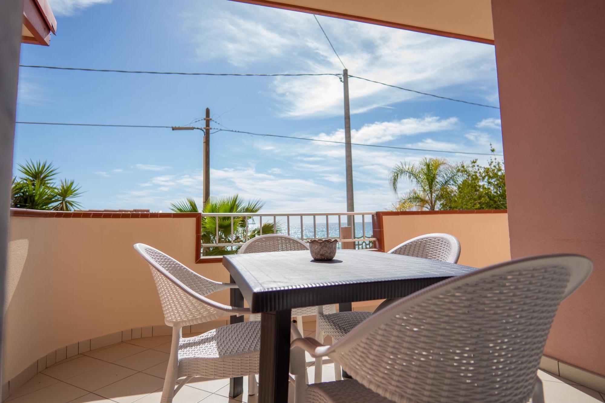 Appartement Casa Erika à Bova Marina Extérieur photo