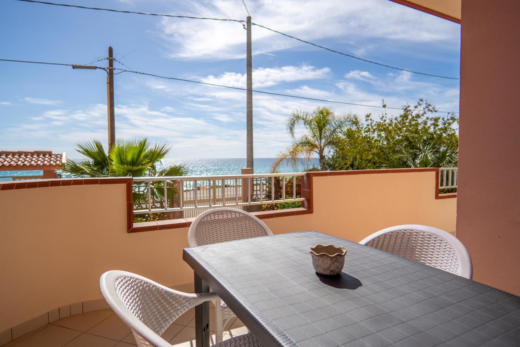 Appartement Casa Erika à Bova Marina Extérieur photo